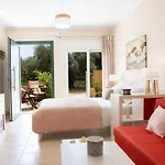 Anelia Lefkada City